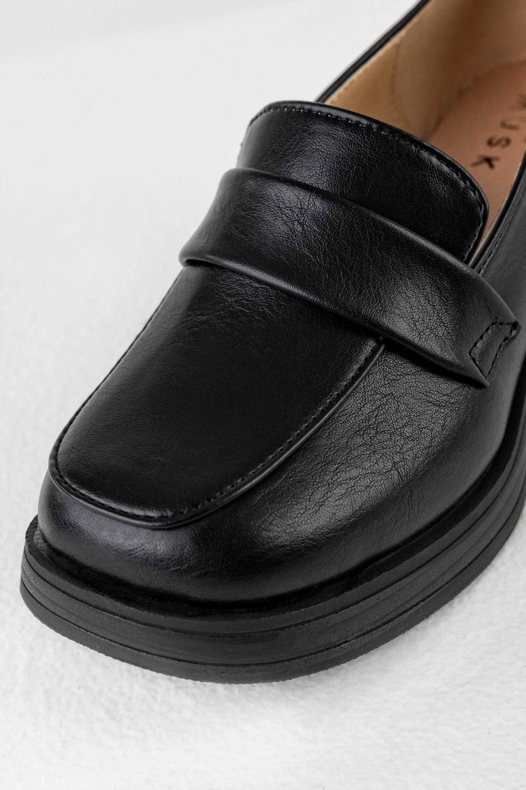 Heeled loafers