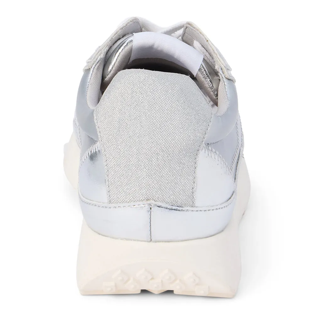 Metro Low-Top Trainer